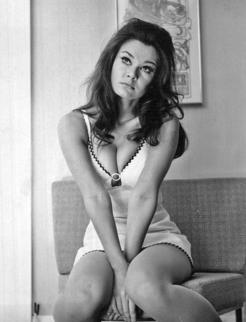 thesaucy70s: Imogen Hassall - Such a stunning lady who left us way too soon. Imogen Hassell
