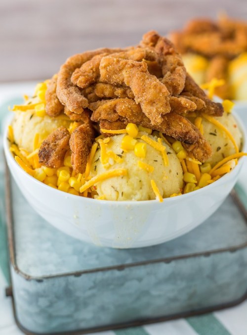 Vegan Mashed Potato Bowl Round UpVegan Mashed Potato Bowls With Crispy Tofu NuggetsVegan Loaded Mash