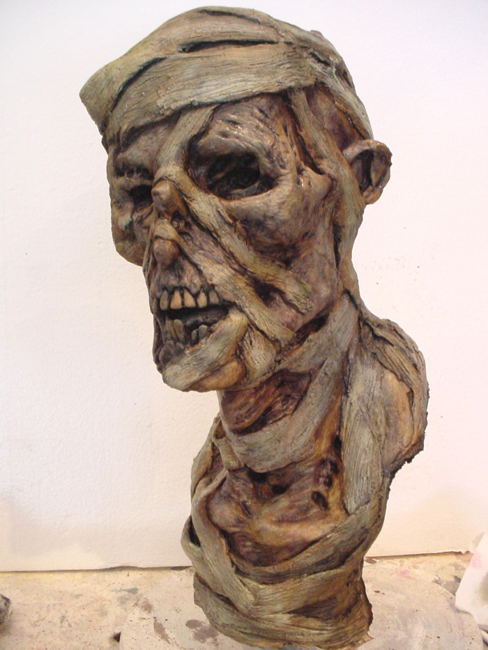 z0mbi3-s0krat3s:Crazy wicked cool horror sculptures from –&gt; MonsterAsylum