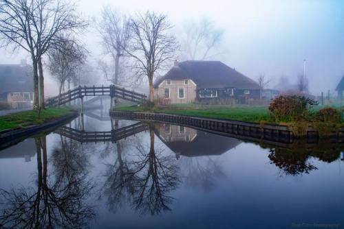 trasemc: Giethoorn in Netherlands has no roads or any modern transportation at all, only canals. Wel