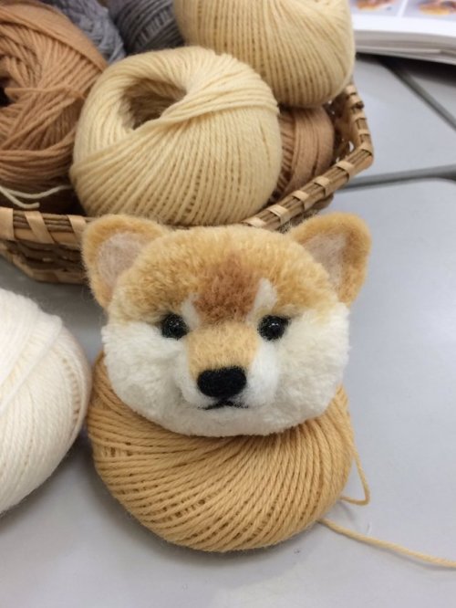 Year is the Dog is around the corner - and shiba inu are so cute (pin by Himeko, woolen pompom by ku