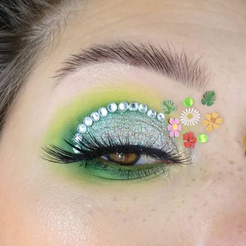 Flowery greens  &ndash;&gt; took some major inspo from the awesome @snwmakeup  Products used