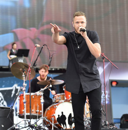 lolchampseries:   Worlds 2014 - Grand Final - Imagine Dragons performing “WARRIORS”