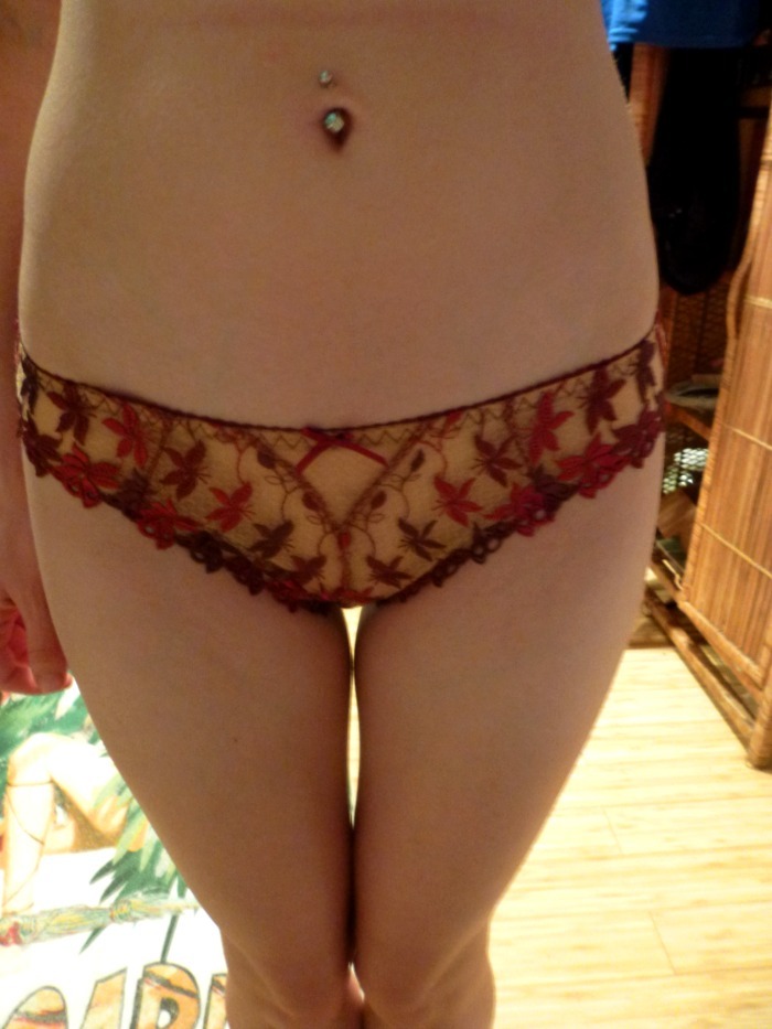 cherrybombkisses:  (◡‿◡✿)