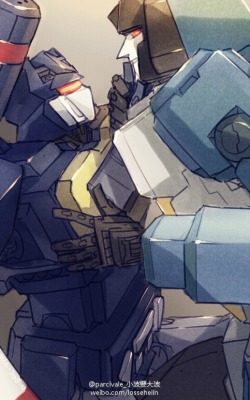 erutalon:  Thundercracker/Soundwave. speak softy love so no one hears us but the sky 