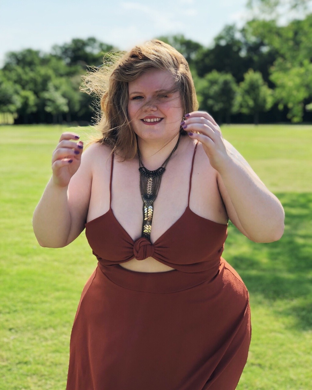 carriedlikedreams:  Dress: Rue 107 Insta: @krystalrenaes  Mmmmmm