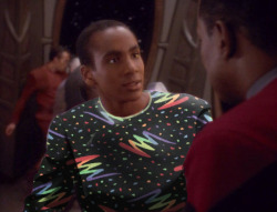 mybigfatgaylife:  beetsareverymisunderstood:  laurelhach:  jake sisko in bowling alley carpet  I’m ashamed by how long it took me to realize that these aren’t actual screenshots from the show.  *ded* 