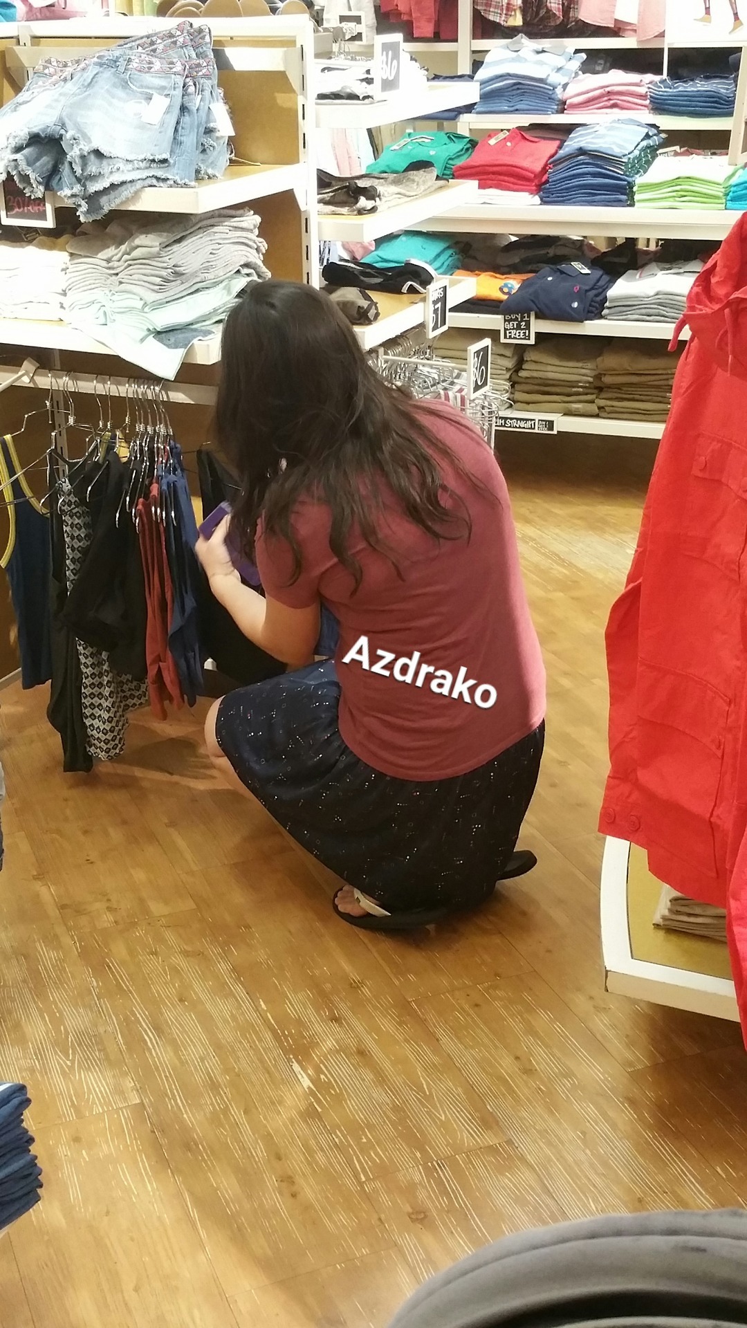 azdrako:  Getting hot in the Arizona heatwave so baby cat decided to go shopping