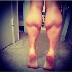 Her Big Heart Shaped Calves Http://Www.her-Calves-Muscle-Legs.com/2015/01/Woman-With-Huge-Shapely-Calves.html