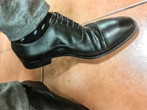 Black captoes ready for crash some nuts