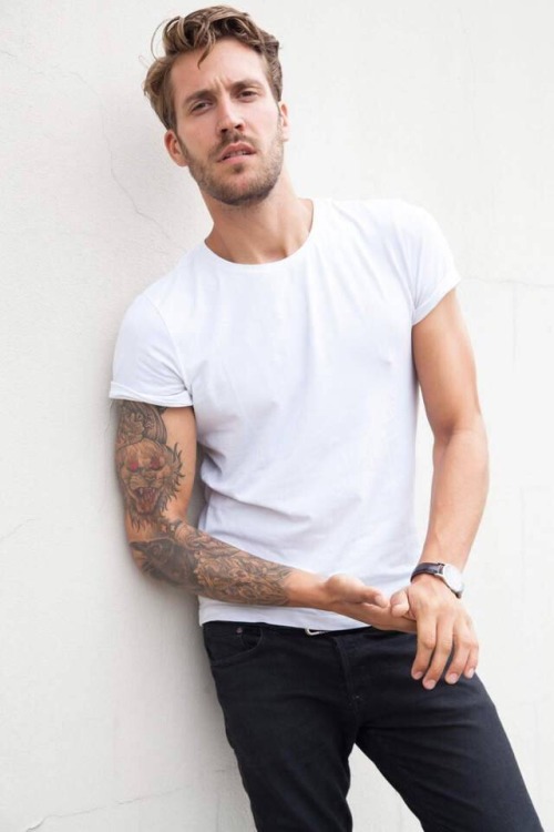 malemodelpolaroids:  Benjamin Kühnemund