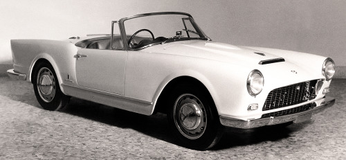 carsthatnevermadeitetc:  Lancia Aurelia Cabriolet Speciale, 1957, by Pininfarina. Presented at the Geneva Motor Show (in white), this was Pininfarina’s proposal to update the Aurelia with a more contemporary rectangular grilled nose cone. It remained