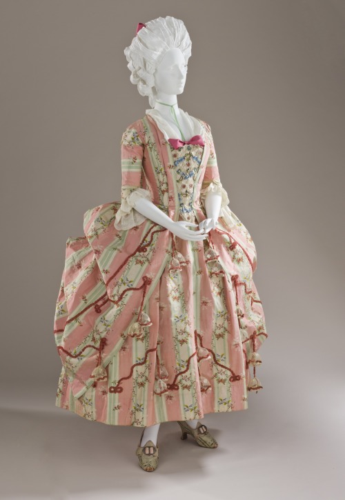 ephemeral-elegance: Robe a la Polonaise, ca. 1775 via LACMA