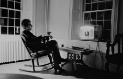 hotparade:Douglas Gilbert - Bob Dylan watching Dean Martin at home, Woodstock, NY  