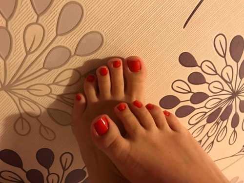 pay me for my sexy toes !