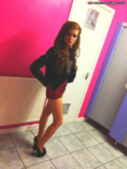 sexy-uk-teens:  Reblog if you want a quickie