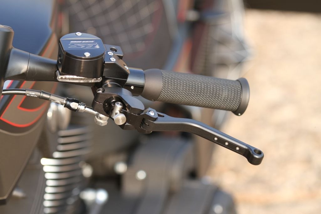 isfuckingfun:  Nice bike 