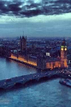 plasmatics-life:  London ~ By Tell Me  X