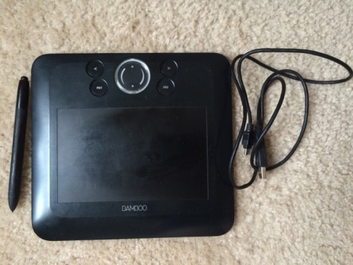 snout2:i’ve recently acquired a new wacom tablet so i’ve decided to give away my old one. it’s a sma