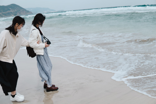 fory1121:白い海、青い春sony a6400 + SIGMA 56mm F1.4 DC DN | Contemporary2022.4location : 静岡県 Shizuoka, Japa