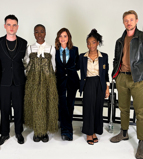 The Sandman cast for Den of Geek — Tom Sturridge, Vivienne Acheampong, Jenna Coleman, Kyo Ra, 