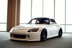 gdbracer:  Honda S2000ホンダ2000, a photo