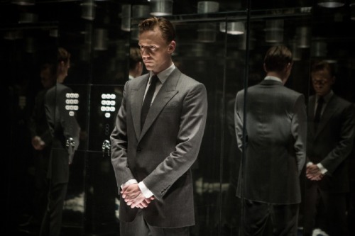 torrilla:Empire Magazine: Exclusive: here’s the first look at @twhiddleston as Robert Laing in @mr_wheatley’s High-Rise. http://bit.ly/1zfobZ6  