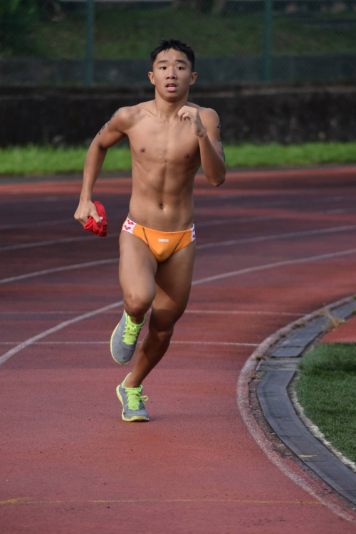 A speedo runner?  Yes please!