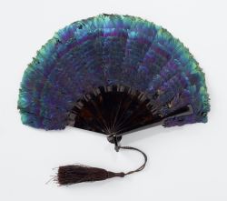 ephemeral-elegance:  Imitation Tortoise Shell and Iridescent Pheasant Feather Fan, ca. 1910 via Rijkmuseum 