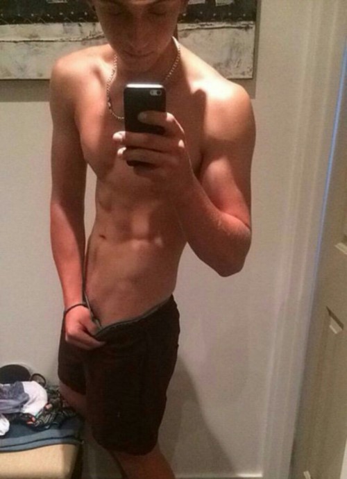 https://gay-is-so-cuuute.tumblr.com/post/131587088656