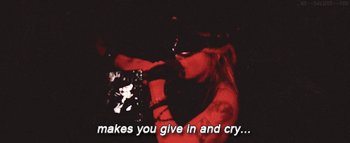 cuteassrockstars:we—salute—you:Guns N’ Roses // Live And Let Die (x)
