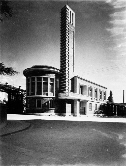 catalogo: Il Palazzo Littorio, attualmente Palazzo delle Imposte è un interess
