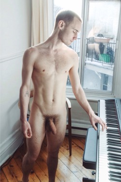 nakedblokes:  naked blokes. follow. ask.