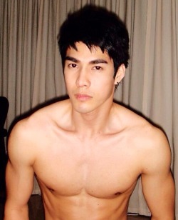 yumyumasianhunks:  yum yum Asian hunks. check out my blog