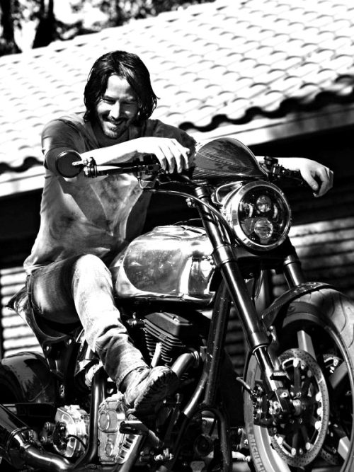 lesravageurs:   Ravageurs ride. | Keanu Reeves by Simon Emmett  