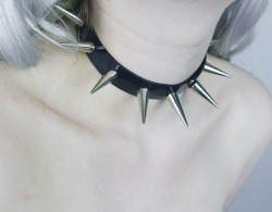 bombisbomb:  Black Vinyl Spiked Collar .99