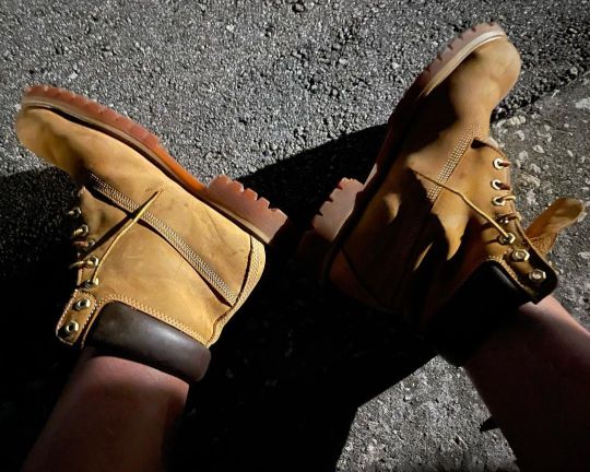 Botas | Explore Tumblr Posts and Blogs |