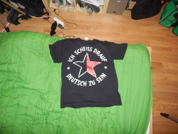 ich hab das Geilste Shirt das man haben kann okay? :D