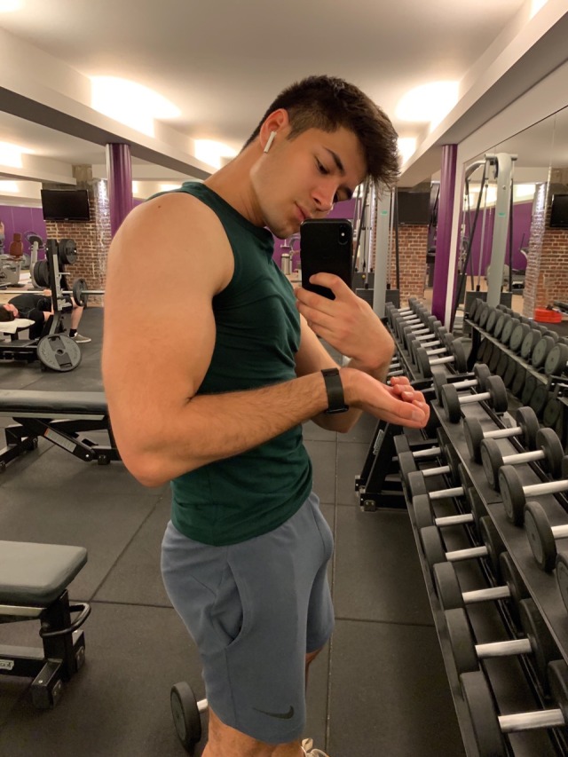 damnlias:So you even lift bro?