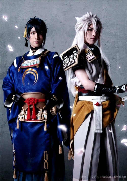 Musical Touken Ranbu Tsuwamono Domo ga Yume no Ato Tokuten Pair Set Kuroba Mario as Mikazuki Munechi