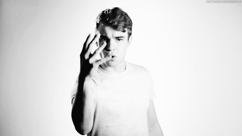 broken-devastateprinces:  . 