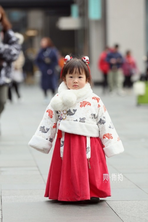 cfashthings:Source: Weibo Traditional Chinese Hanfu.