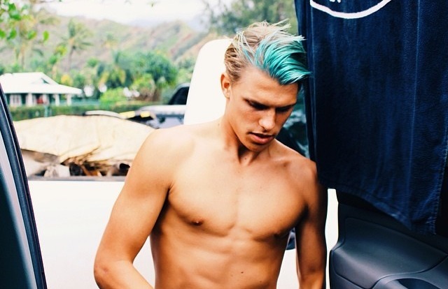 no-im-not-a-ninja:  Koa Smith lookin fressssh 