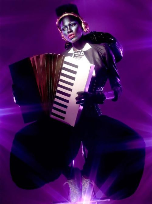 aleworldaddict: Ajuma Nasenyana by Ali Mahdavi for Dazed &amp; Confused December 2006