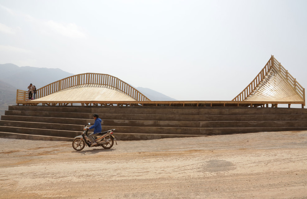 The Warp - John Lin + Olivier Ottevaere - a rest area and roadside market built