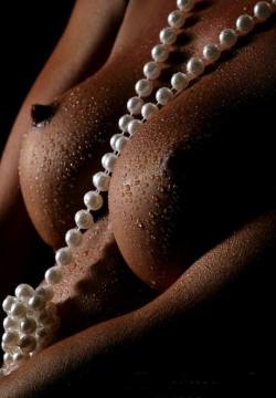 por-xxx-ass:    Erotic Models nude art