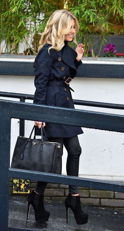 golddiggerr:  those boots! 