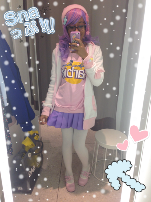 ryurei-chan: The snow can’t stop me from dressing cute! t(•^• t) ✨