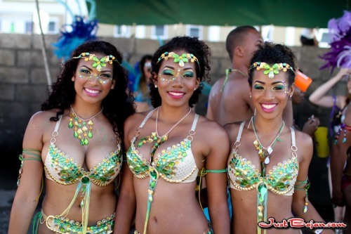 ebony-luxury:  ebony gallery waiting for you