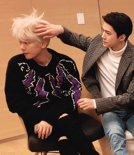 Baekhyuns Personal Hair Stylist 191127 VLive X-EXO Appears Or EXO Appears